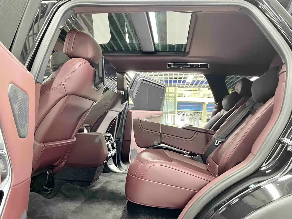 Land Rover Range Rover 2025 — фото 10