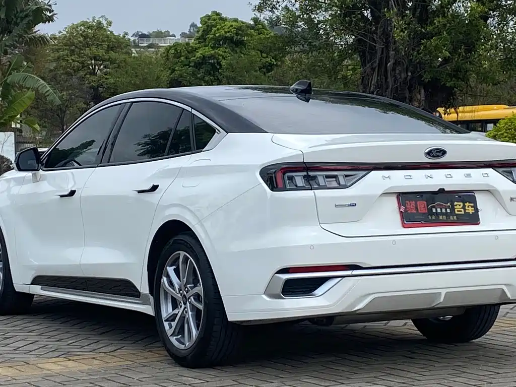 Ford Mondeo 2023 — фото 12