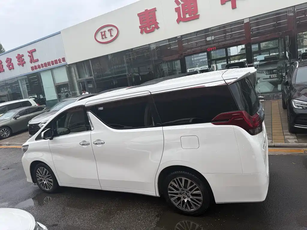 Toyota Alphard 2017 — фото 7