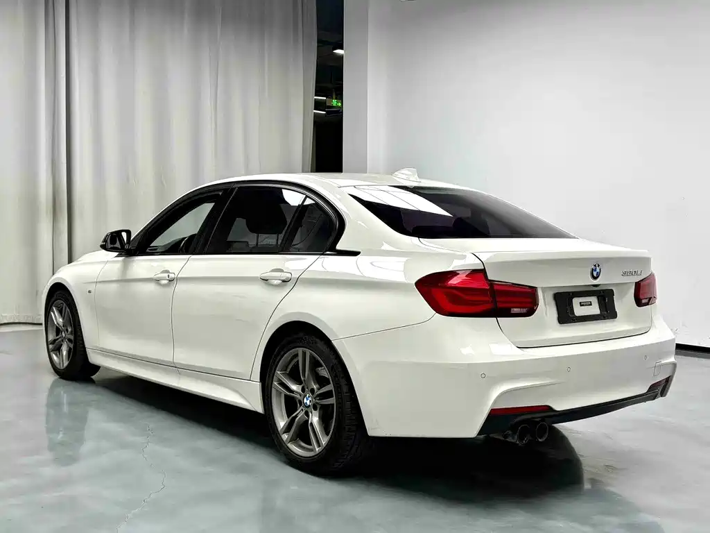 BMW 3 Series 2018 — фото 8