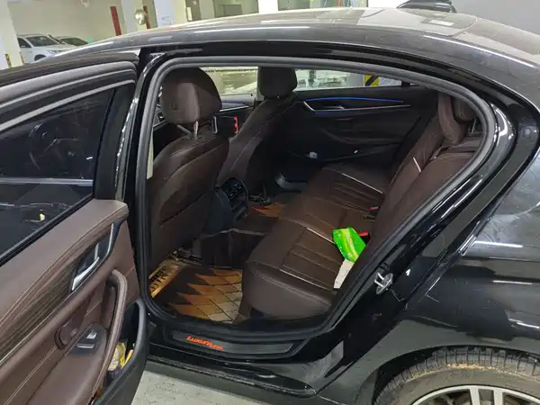 BMW 5 Series 2021