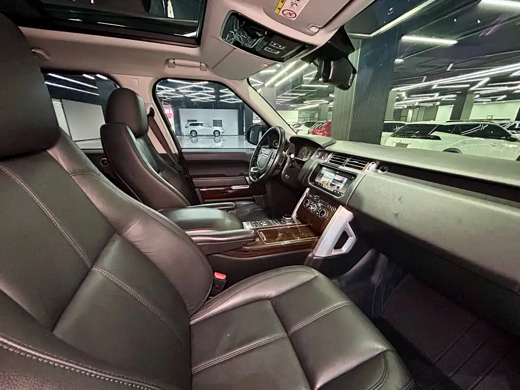Land Rover Range Rover 2018 — фото 35