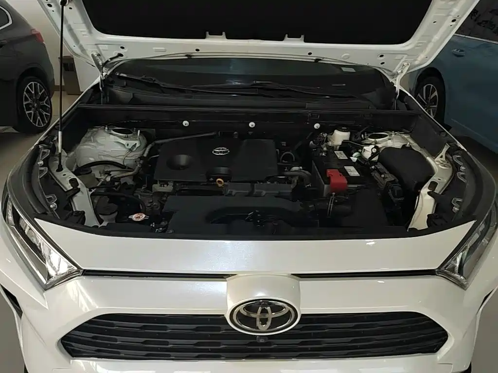 Toyota RAV4 2020 — фото 20