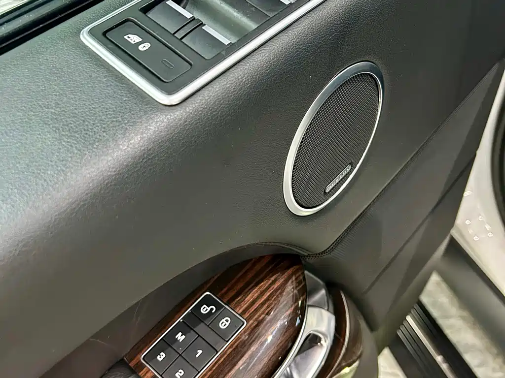 Land Rover Range Rover 2018 — фото 22