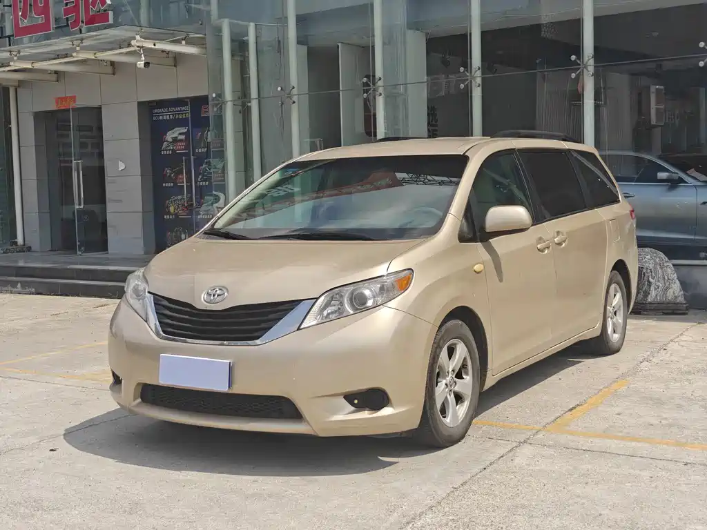 Toyota Sienna 2015