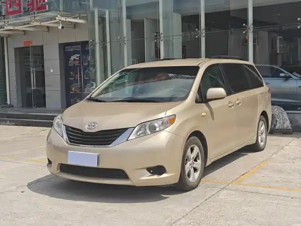 Toyota Sienna 2015