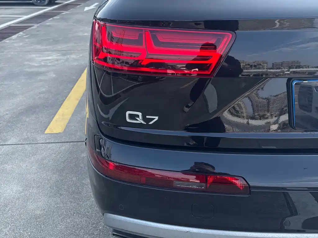 Audi Q7 2018 — фото 6