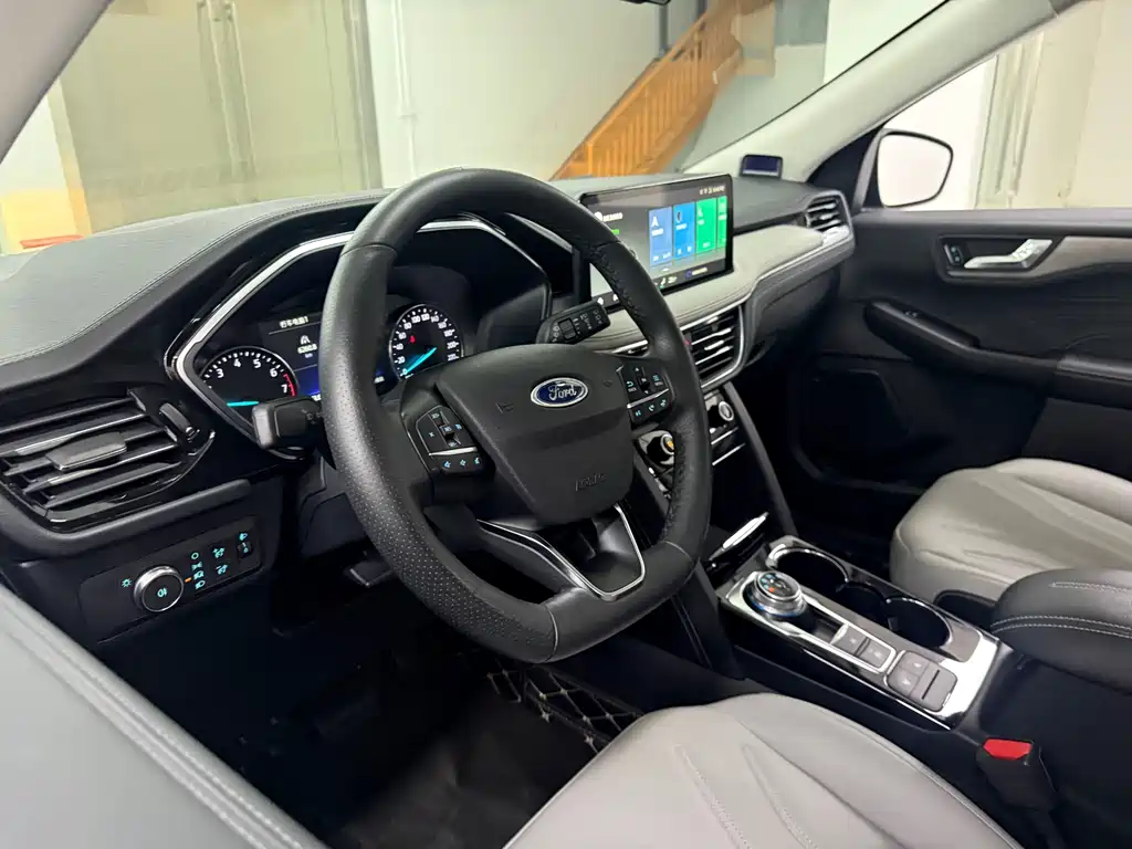 Ford Escape 2021 — фото 11