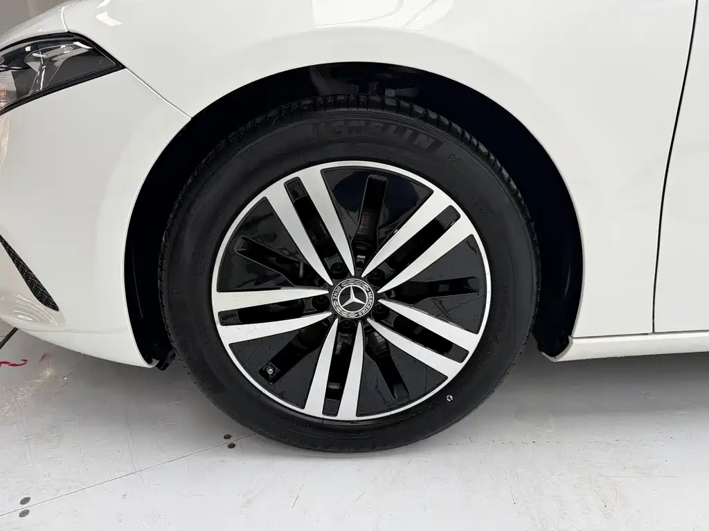 Mercedes-Benz A-Class 2022 — фото 8