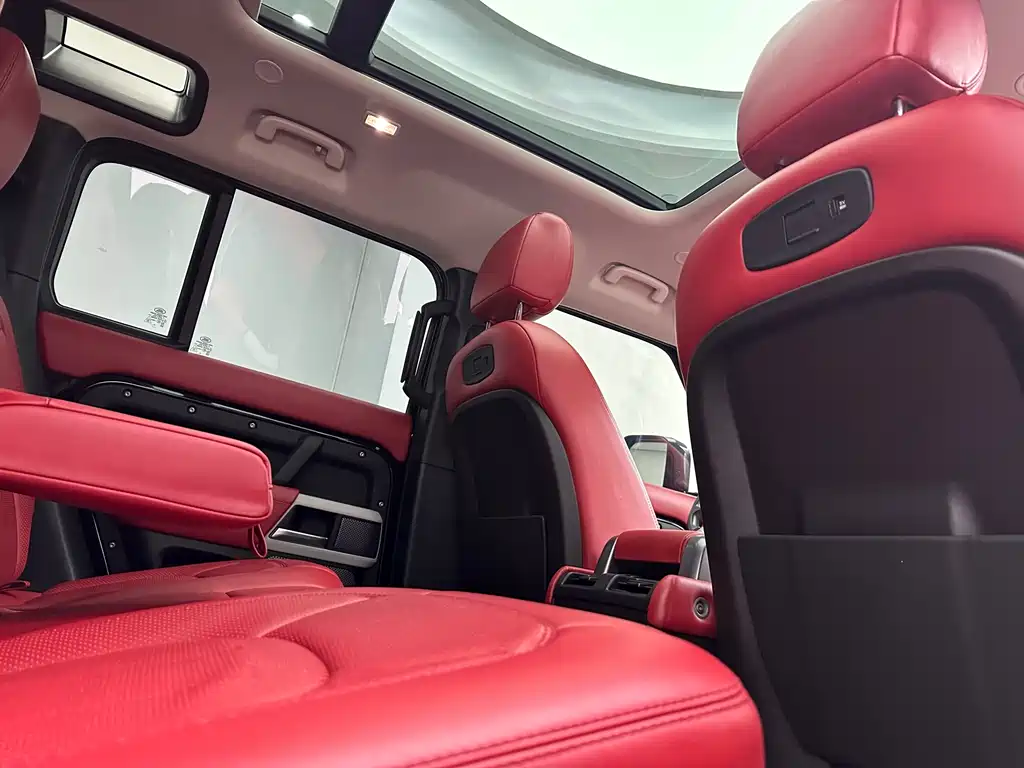 Land Rover Defender 2022 — фото 12