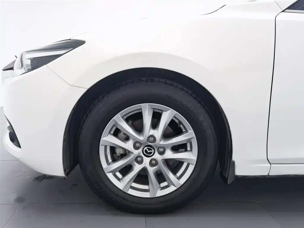 Mazda 3 Axela 2017 — фото 17