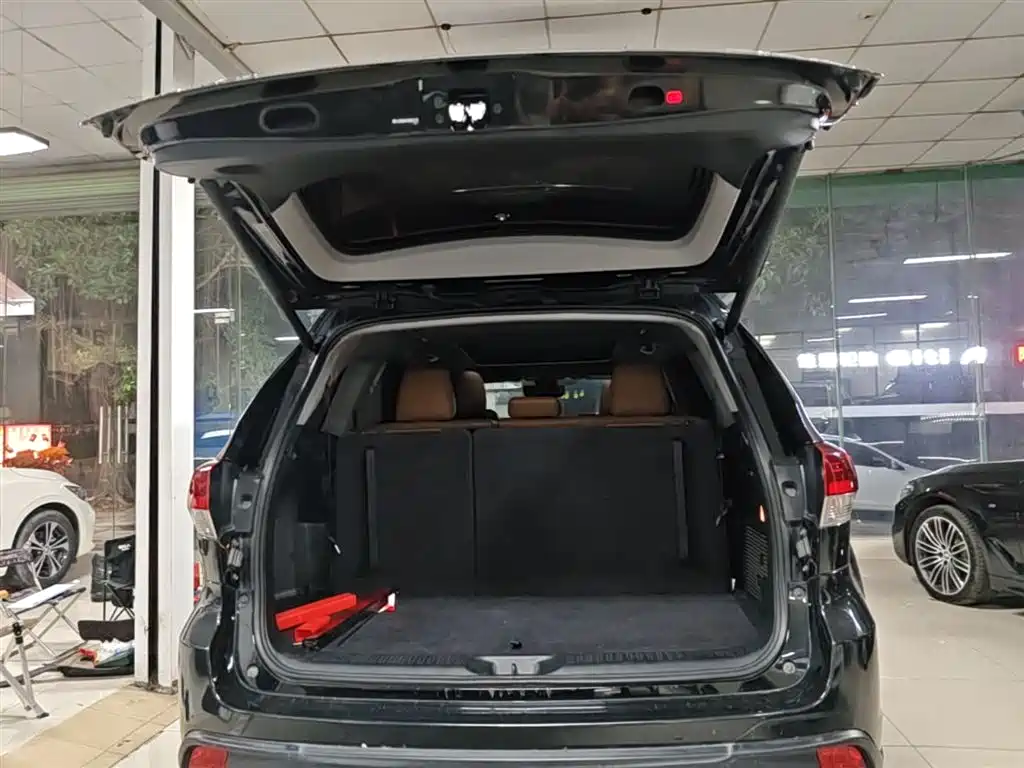 Toyota Highlander 2021 — фото 19