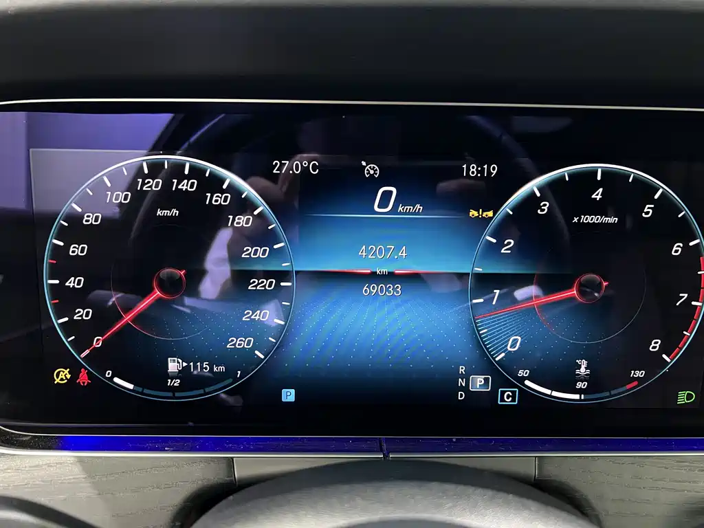Mercedes-Benz E-Class 2023 — фото 12