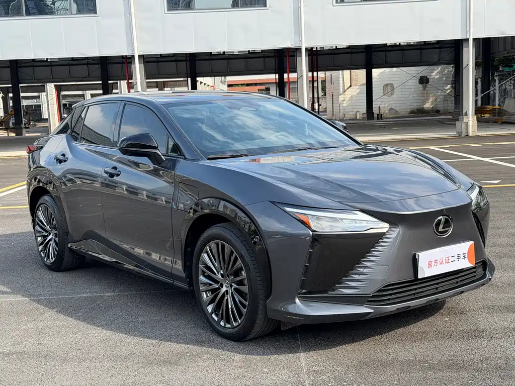 Lexus RZ 2023