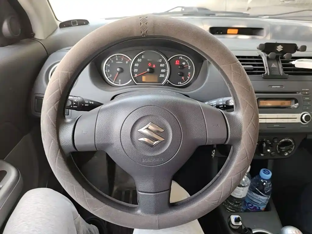 Suzuki Swift 2017 — фото 11