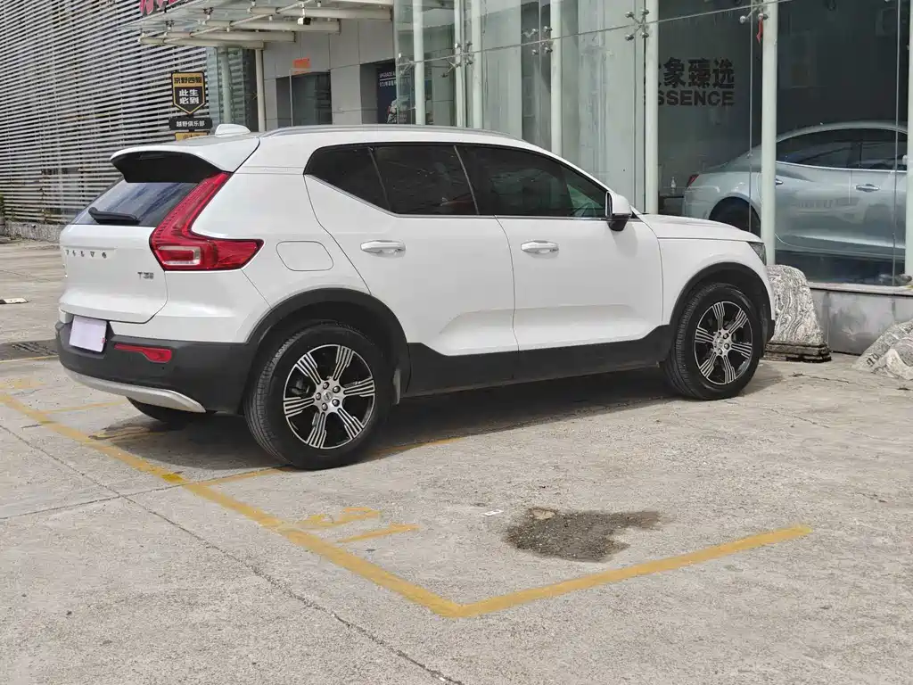 Volvo XC40 2019 — фото 14
