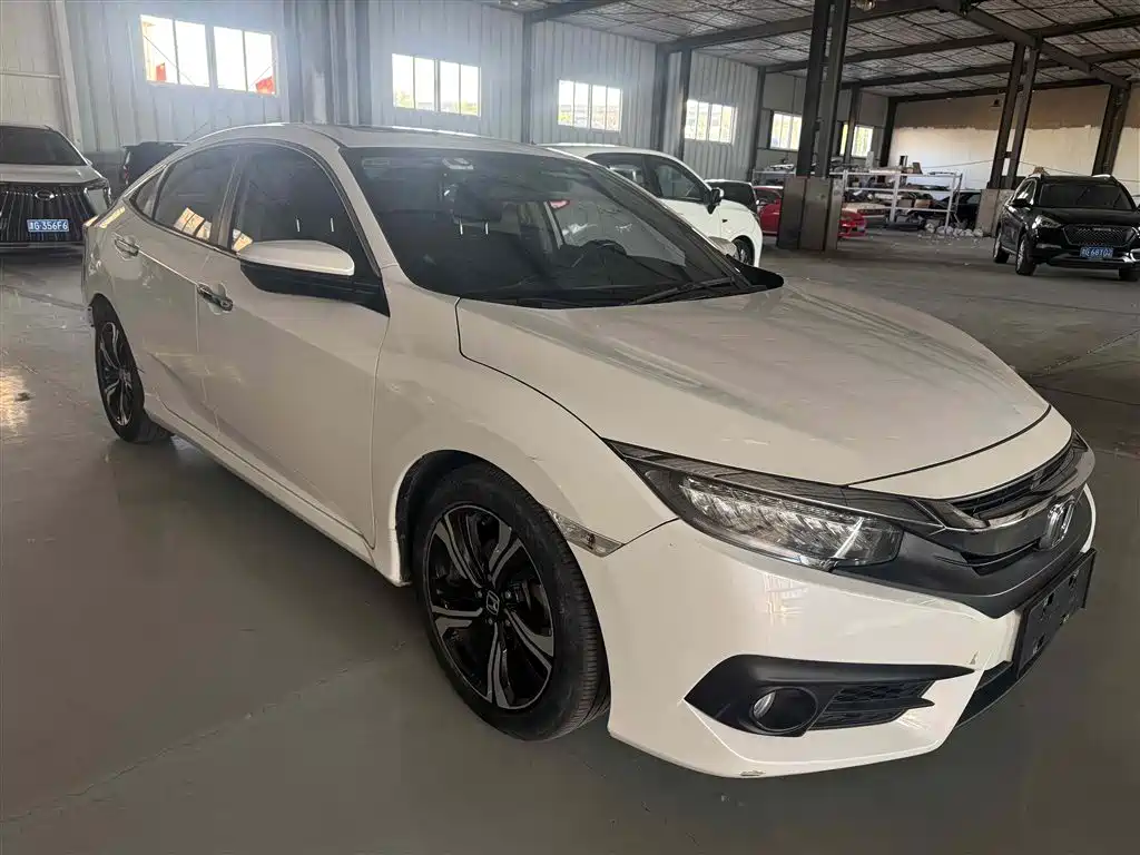 Honda Civic 2018 — фото 2