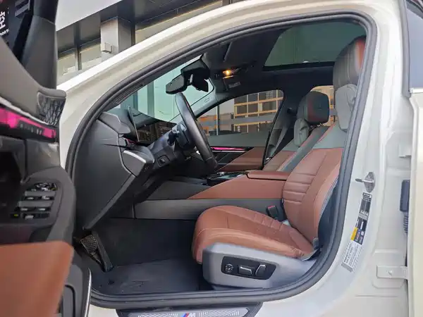 BMW i5 2024