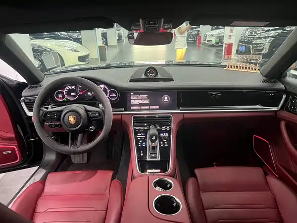Porsche Panamera 2022