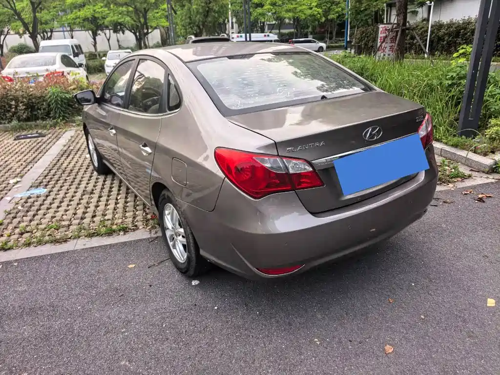 Hyundai Elantra 2013