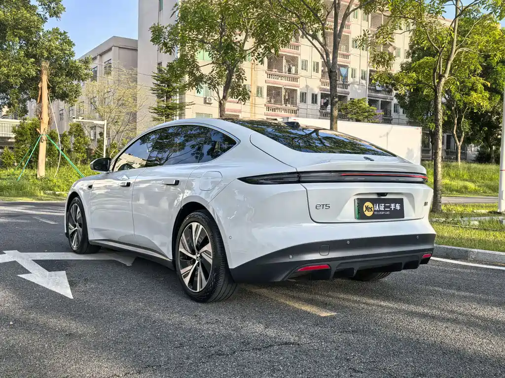 NIO ET5 2025