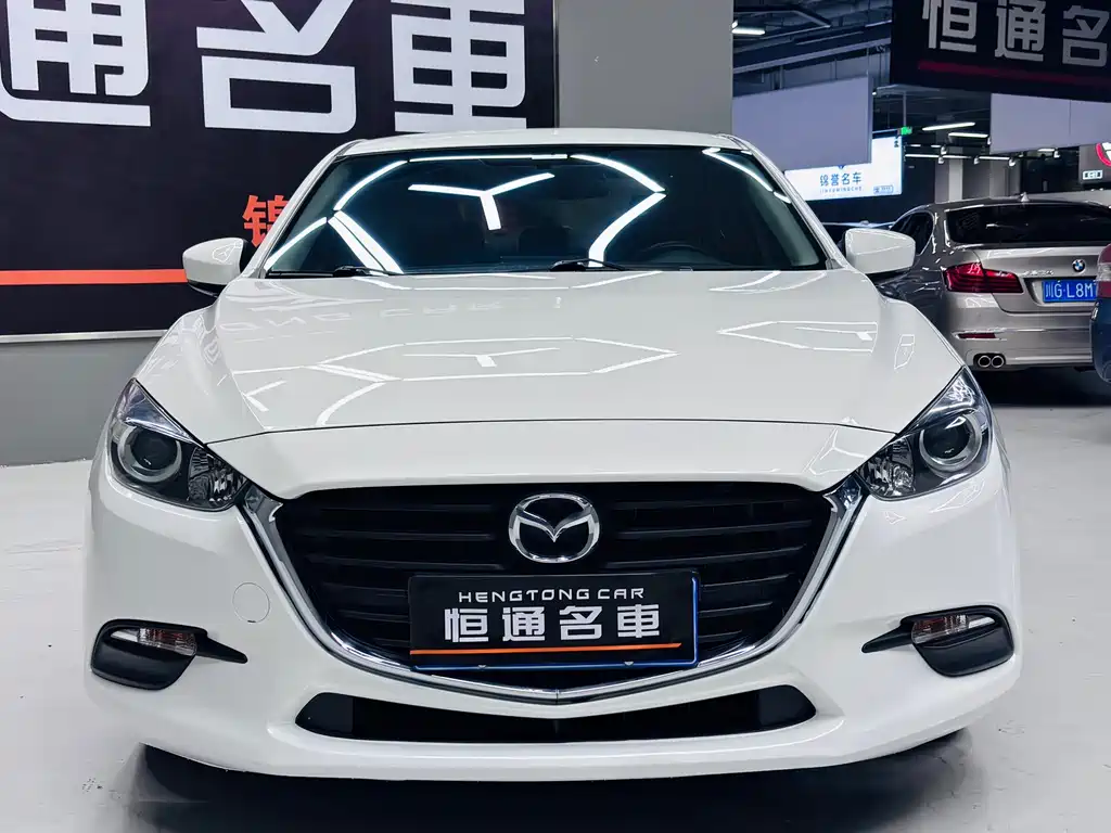 Mazda 3 Axela 2019 — фото 7