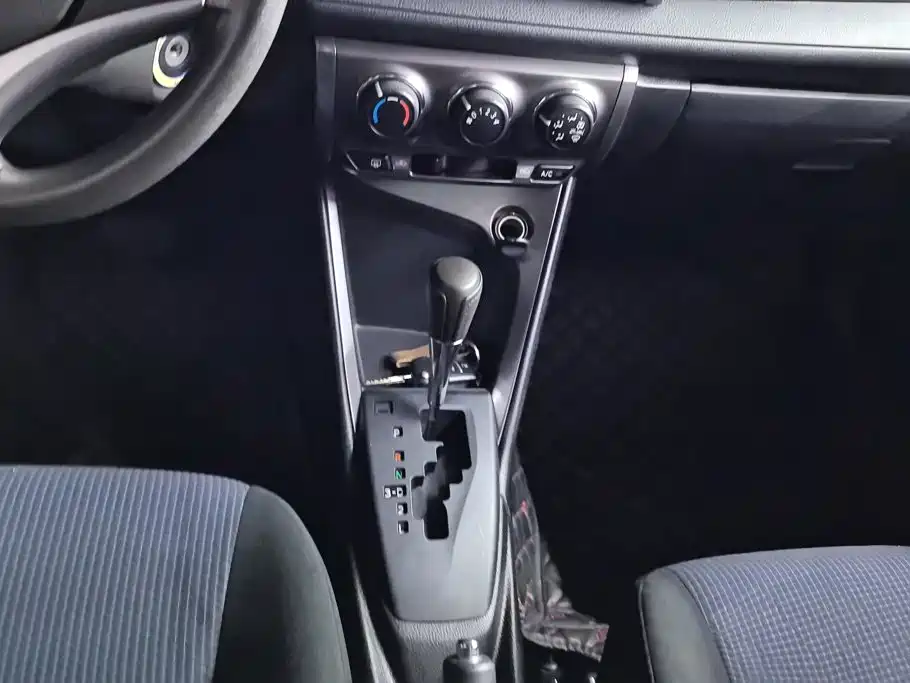 Toyota Yaris L 2016 — фото 16