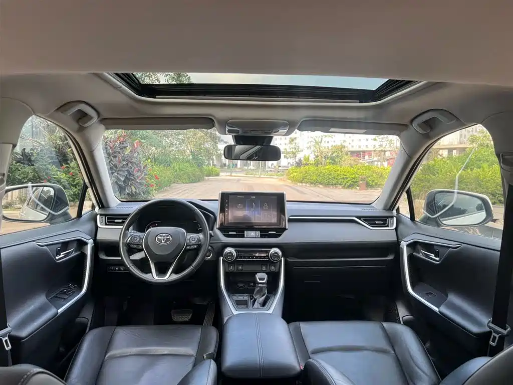 Toyota RAV4 2021