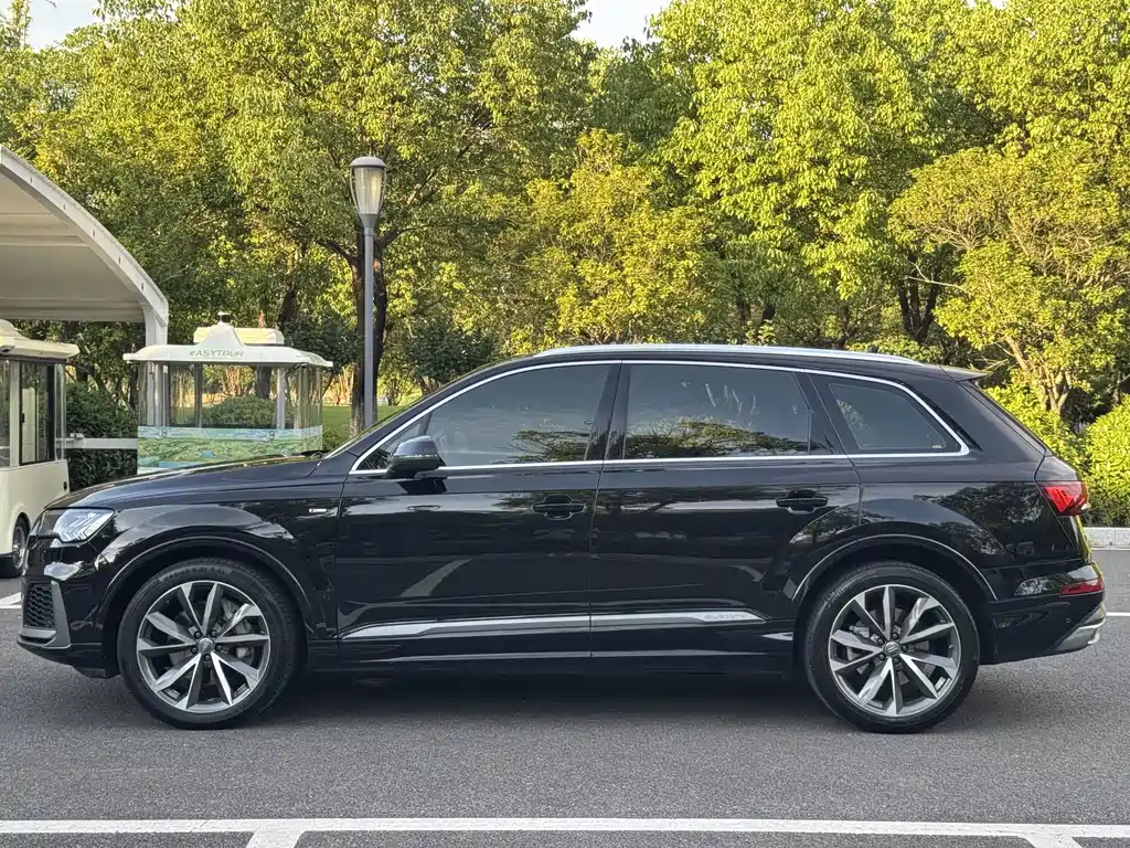 Audi Q7 2020 — фото 3