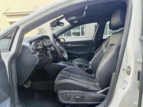 Volkswagen Golf 2022