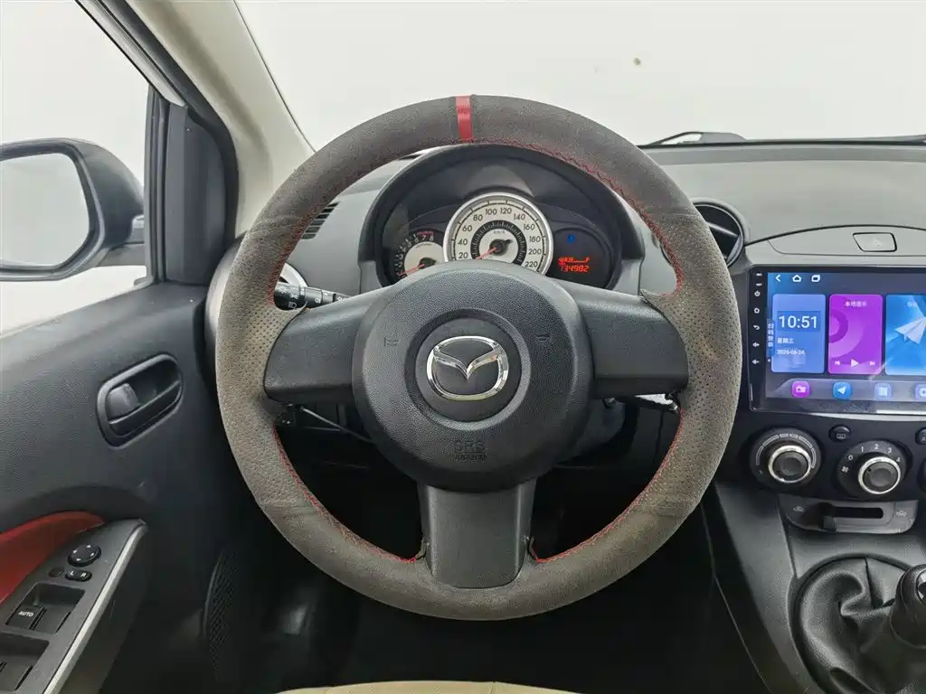Mazda 2 2015 — фото 11