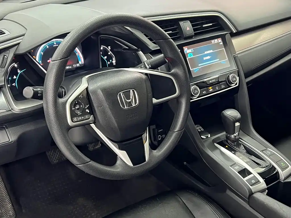 Honda Civic 2018 — фото 14