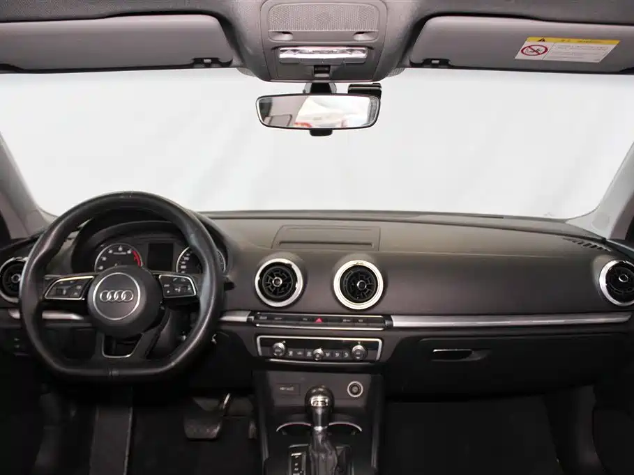 Audi A3 2018 — фото 10