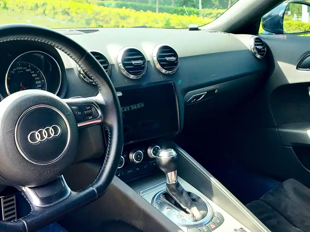 Audi TT 2013 — фото 22