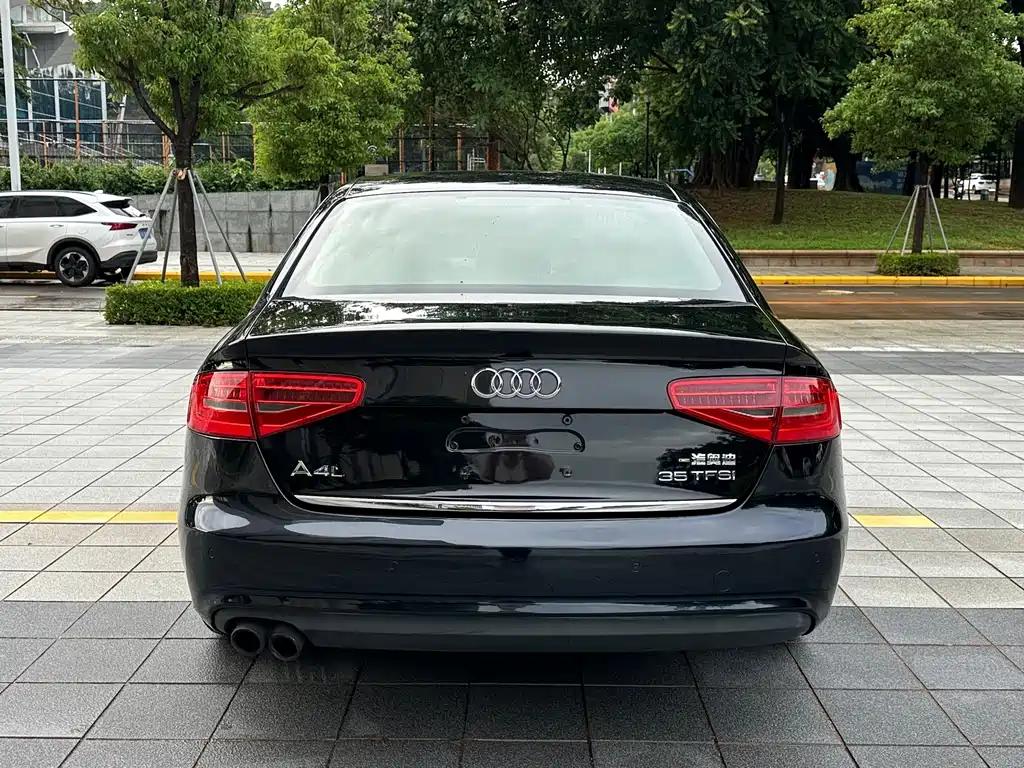 Audi A4L 2012