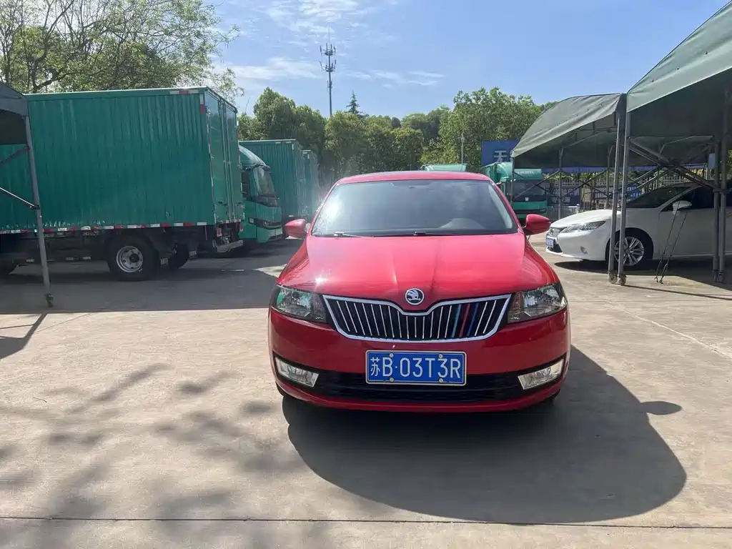 Skoda Rapid Spaceback 2014 — фото 2