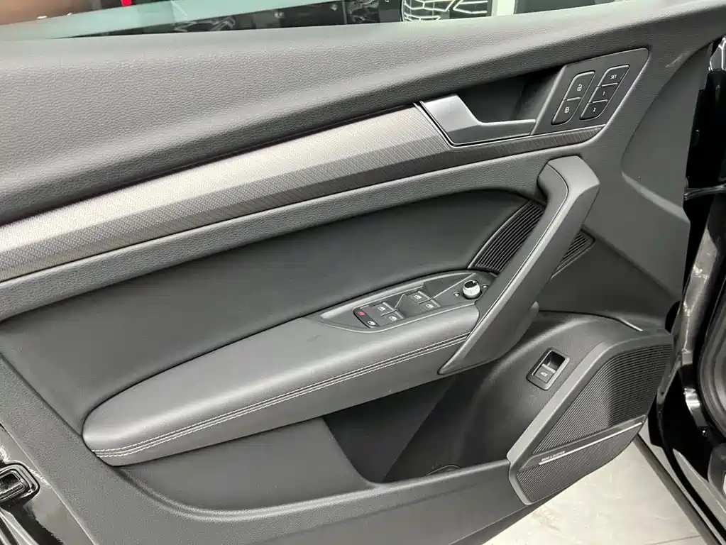 Audi Q5L 2022 — фото 4