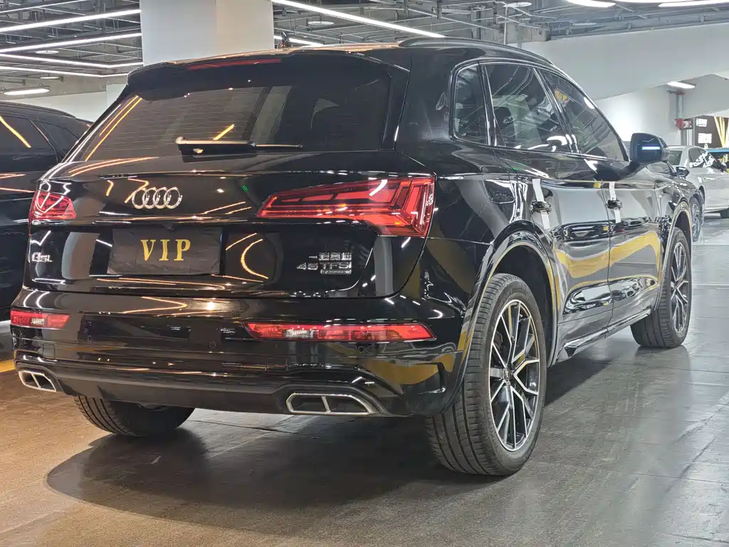 Audi Q5L 2023 — фото 17