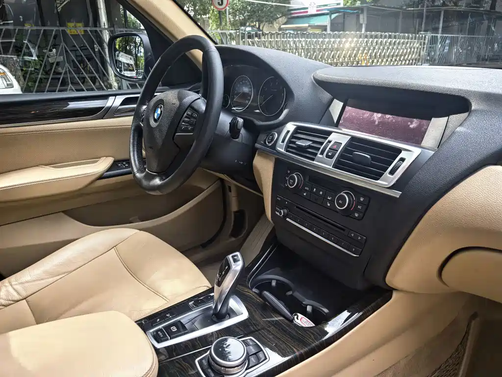 BMW X3 2014 — фото 23