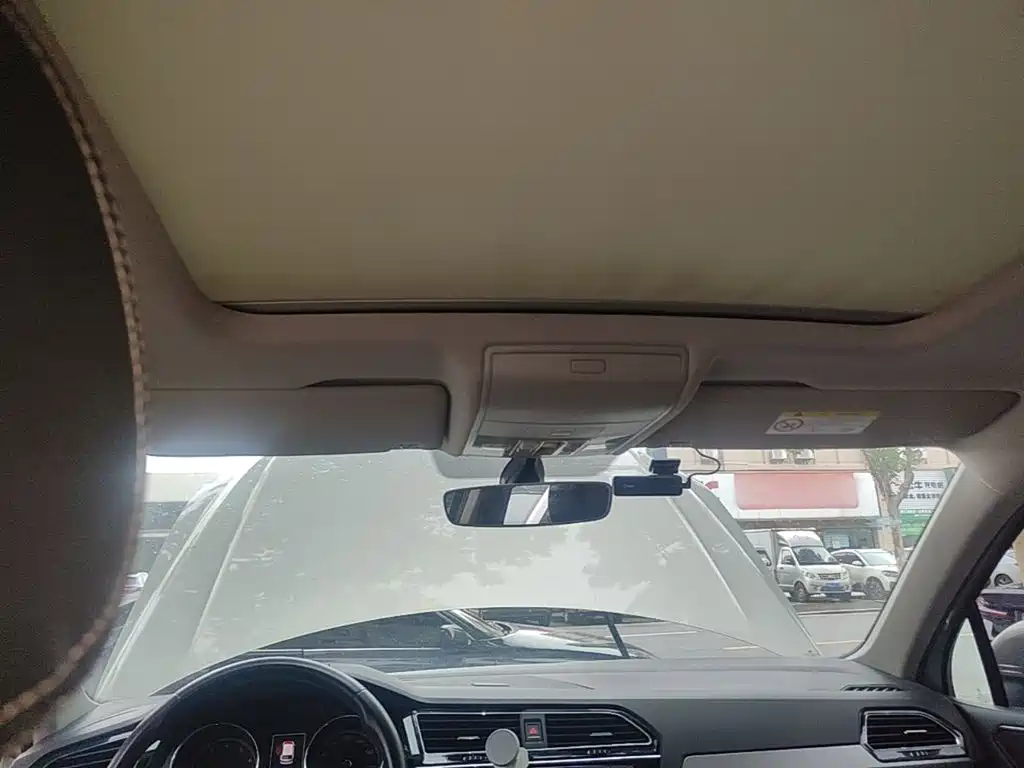 Volkswagen Tiguan L 2017 — фото 18