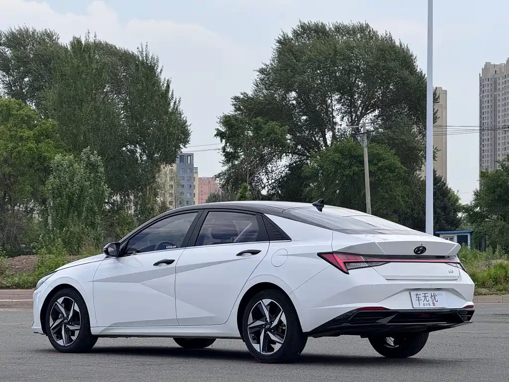 Hyundai Elantra 2023