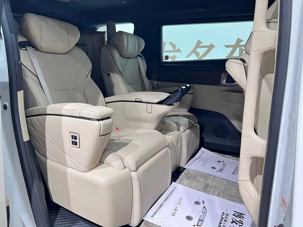 Toyota Vellfire 2024 — фото 10
