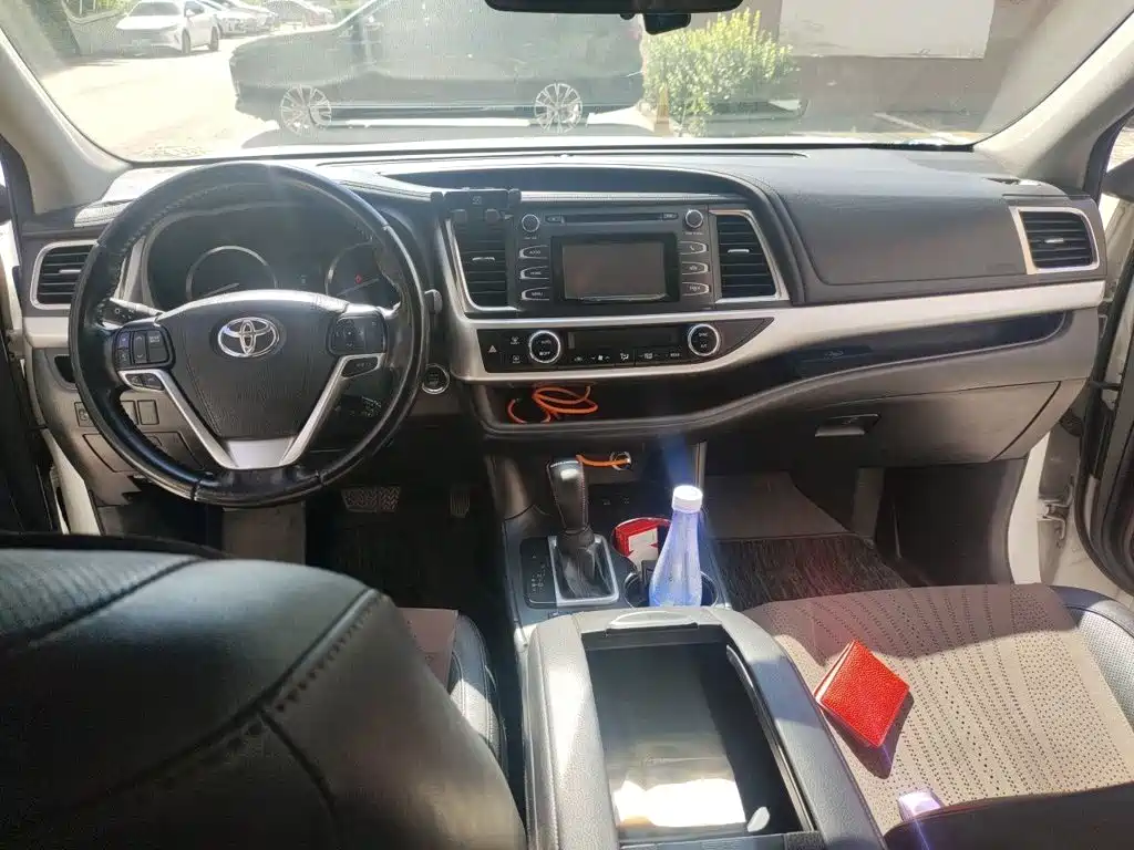 Toyota Highlander 2015 — фото 5