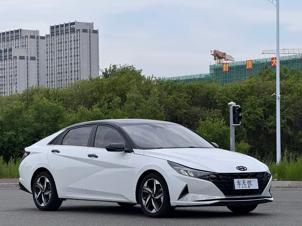 Hyundai Elantra 2023