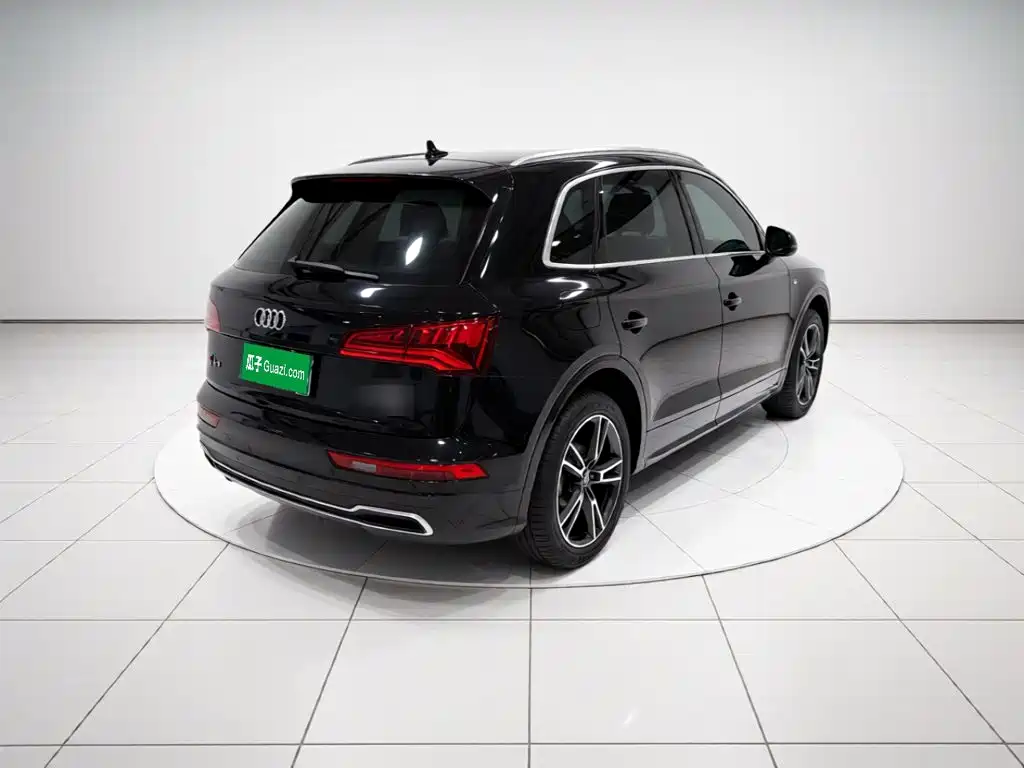 Audi Q5L 2021 — фото 6