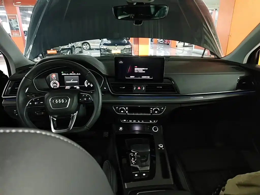 Audi Q5L 2022 — фото 10