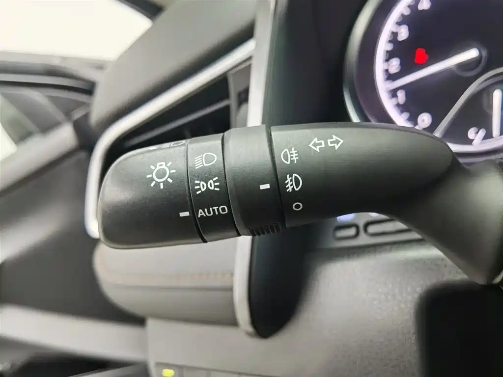 Toyota Camry 2020 — фото 21