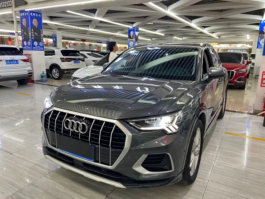 Audi Q3 2022 — фото 1