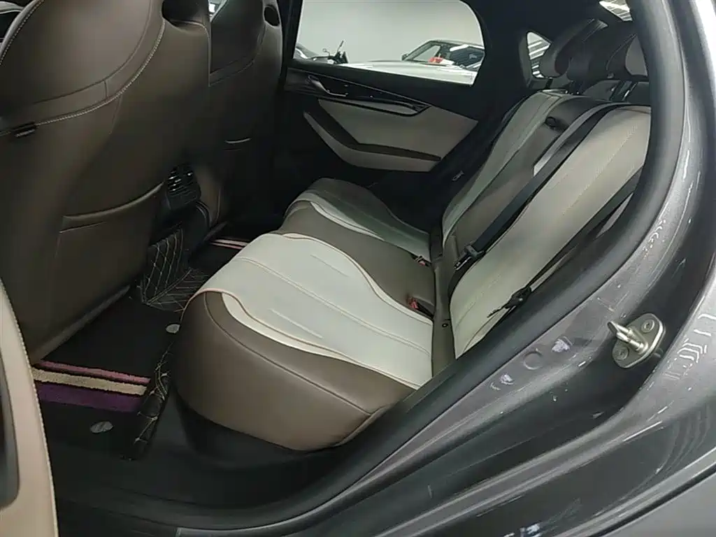 BYD Qin PLUS 2023 — фото 17