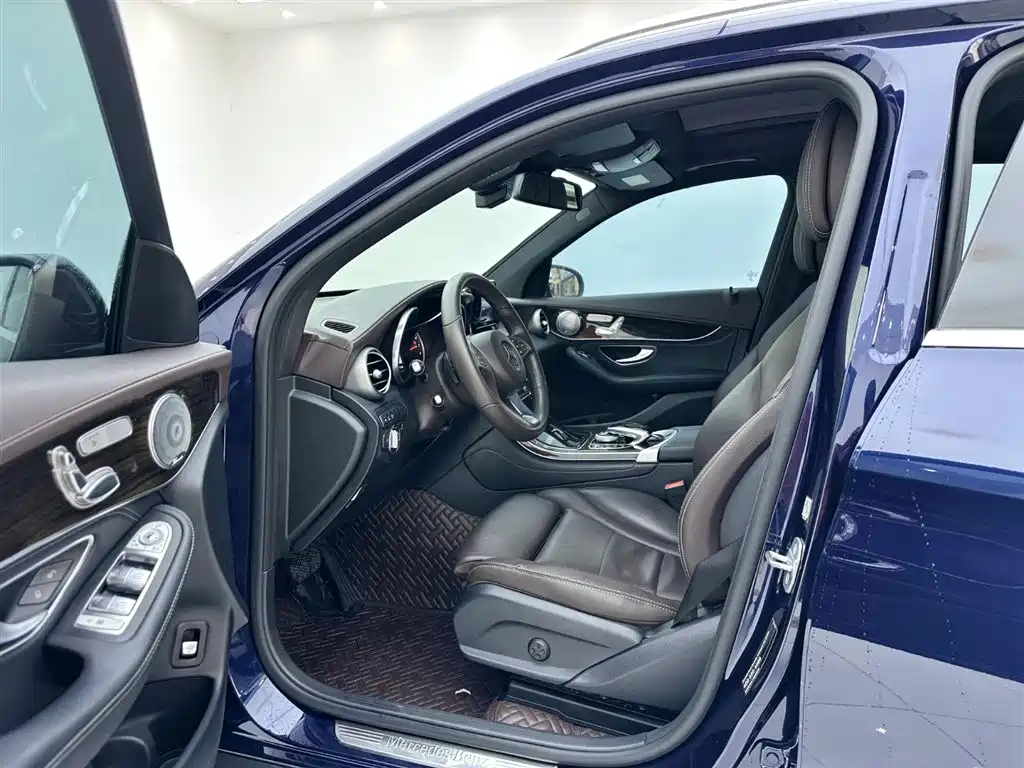 Mercedes-Benz GLC 2017 — фото 13